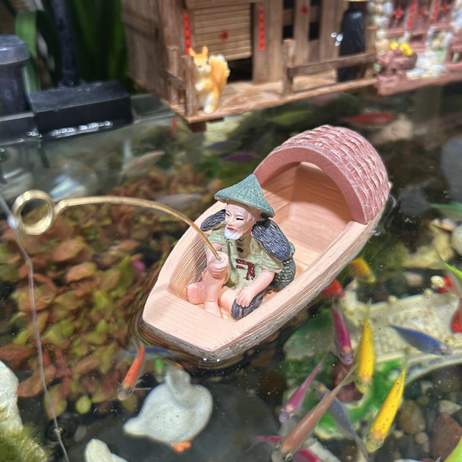 Aquarium Marina - Ornamen Perahu Nelayan Mengapung dari Resin,